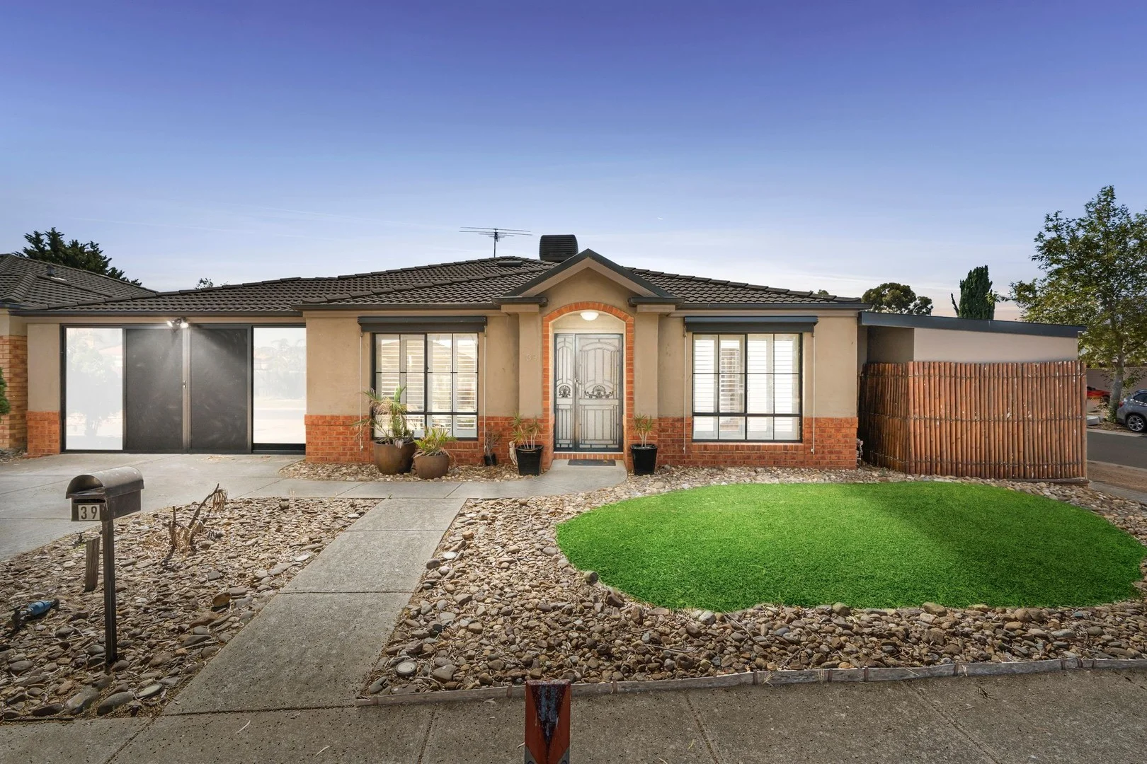 39 Kingsfield Way, Truganina VIC 3029
