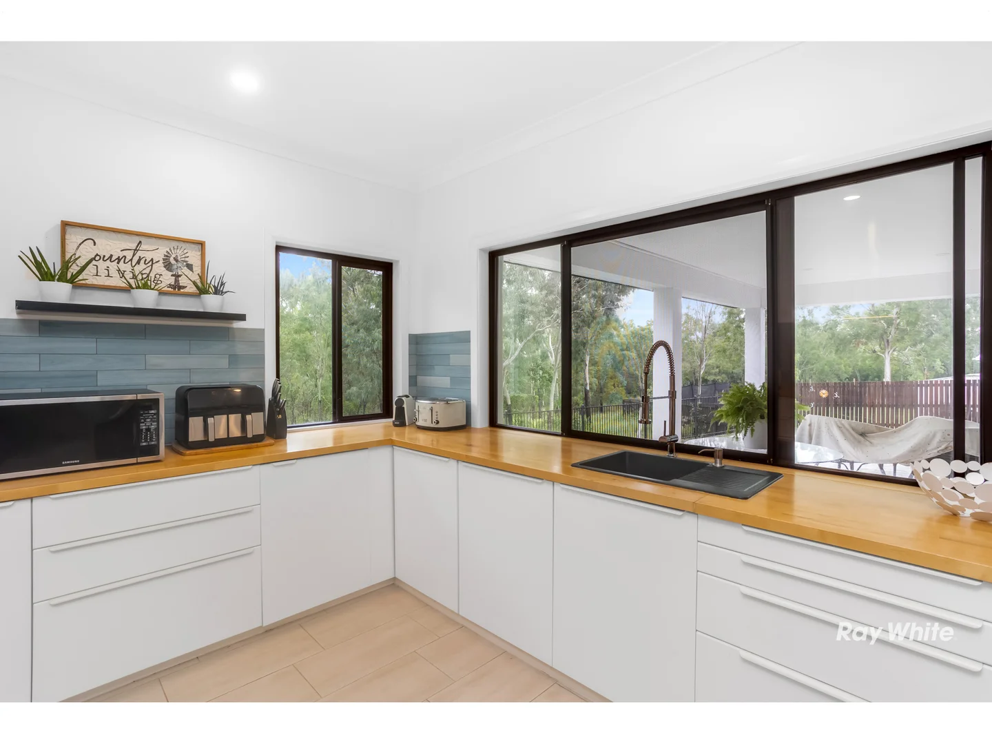 Additional image 5 of 95 Bottlebrush Drive, Lammermoor QLD 4703