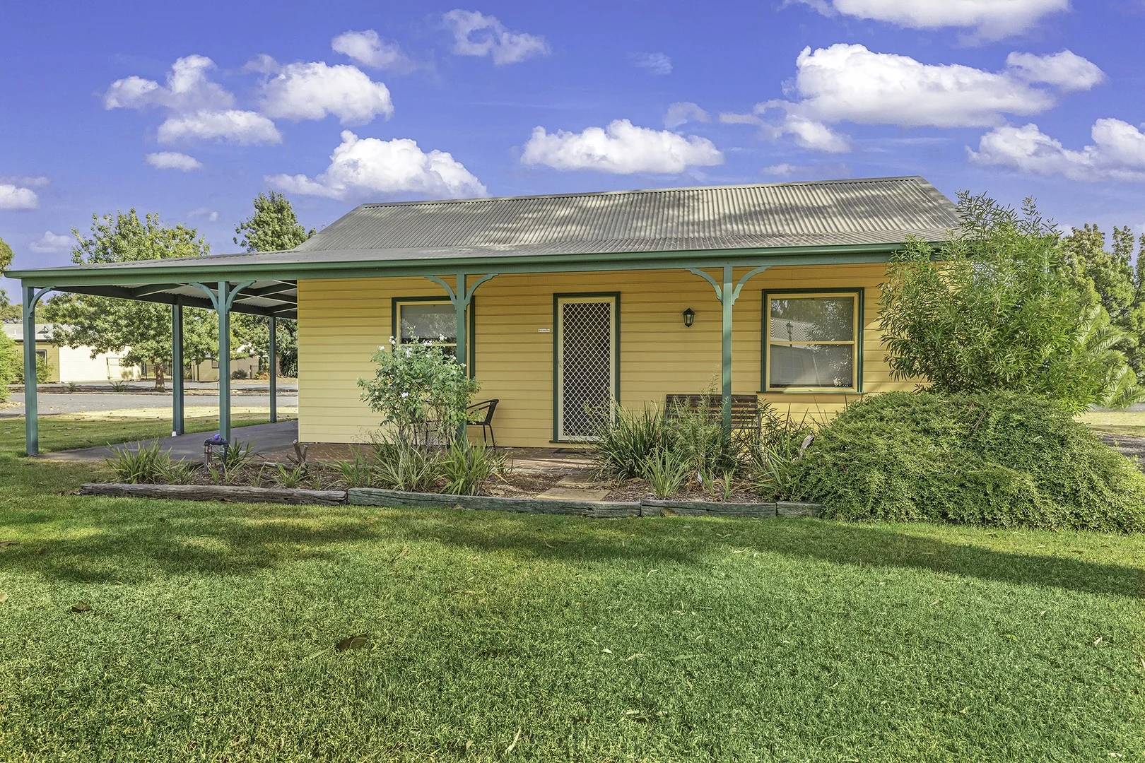 9/162 Perricoota Road, Moama NSW 2731