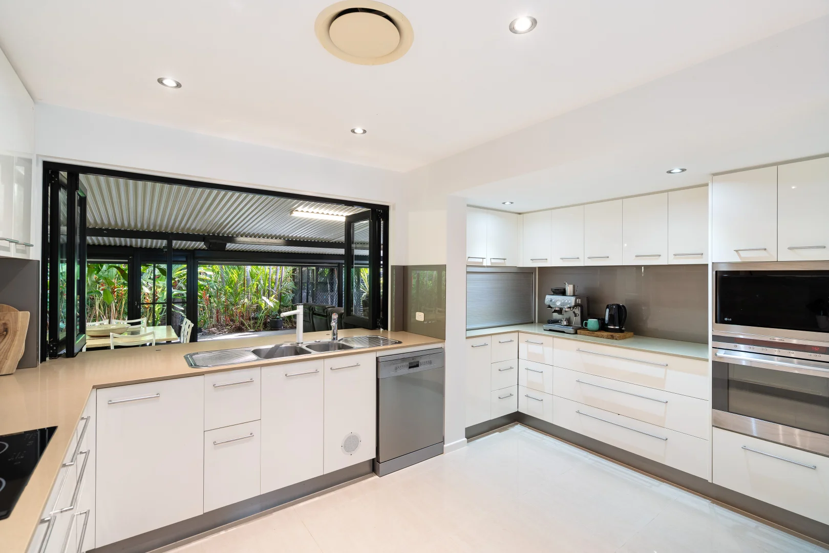Additional image 8 of 11 Sennfeld Close, Palm Cove QLD 4879