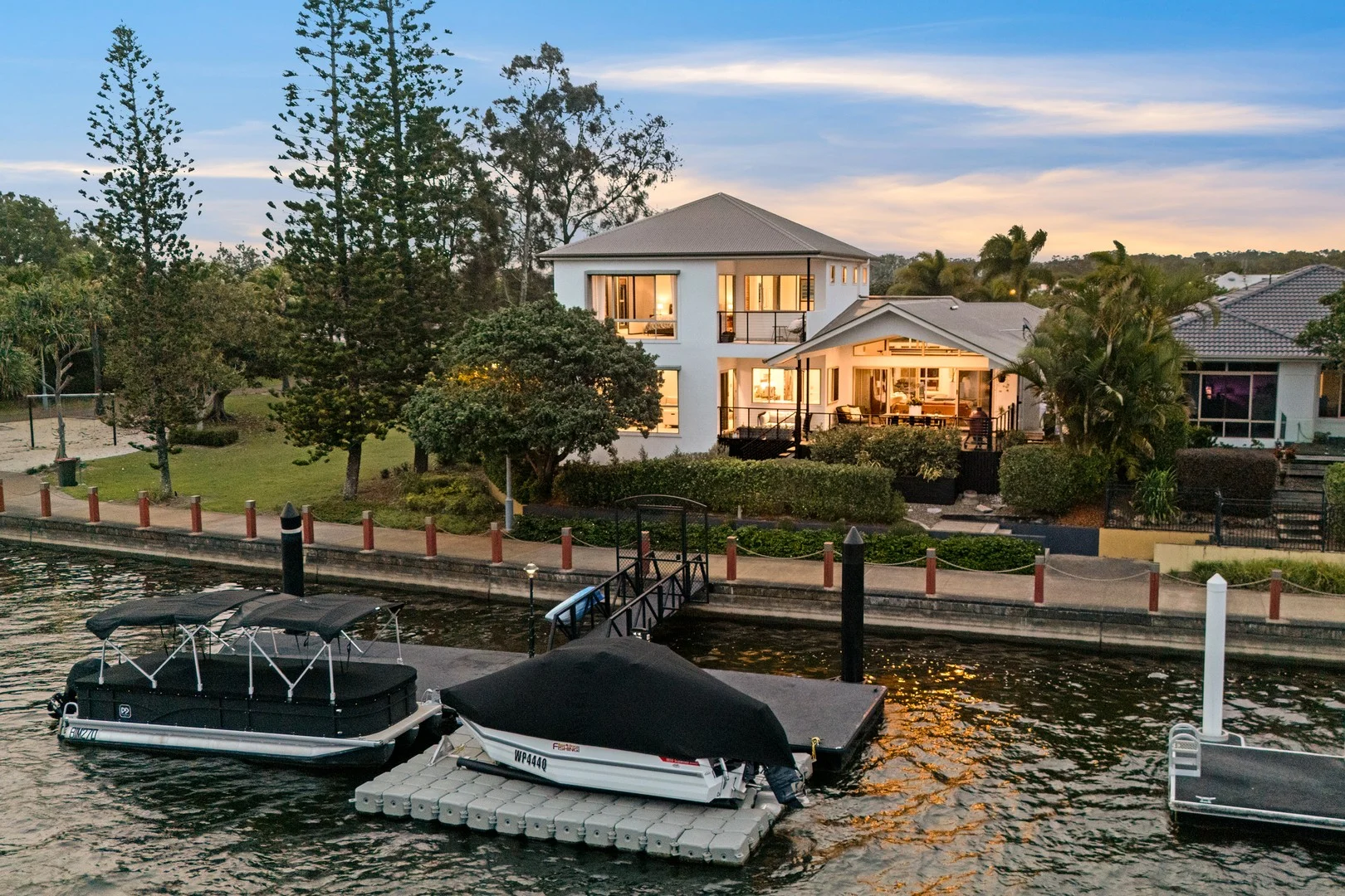 15 Sanibel Court, Kawana Island QLD 4575