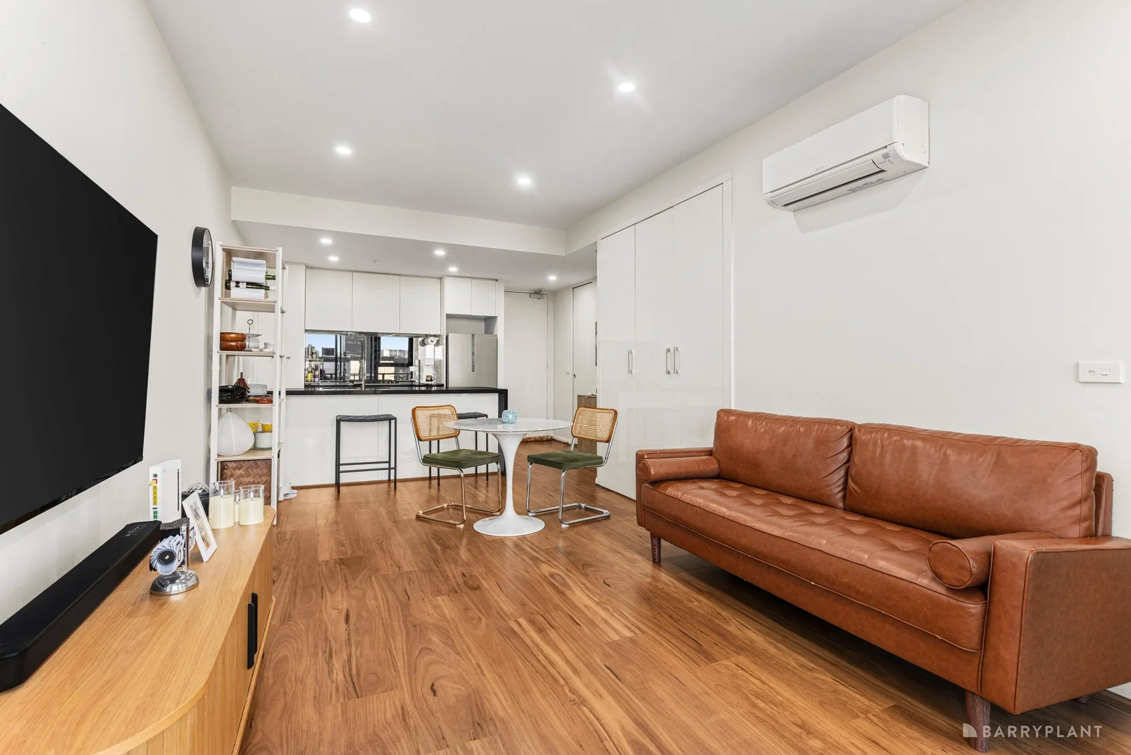 301/3 Red Hill Terrace, Doncaster East VIC 3109