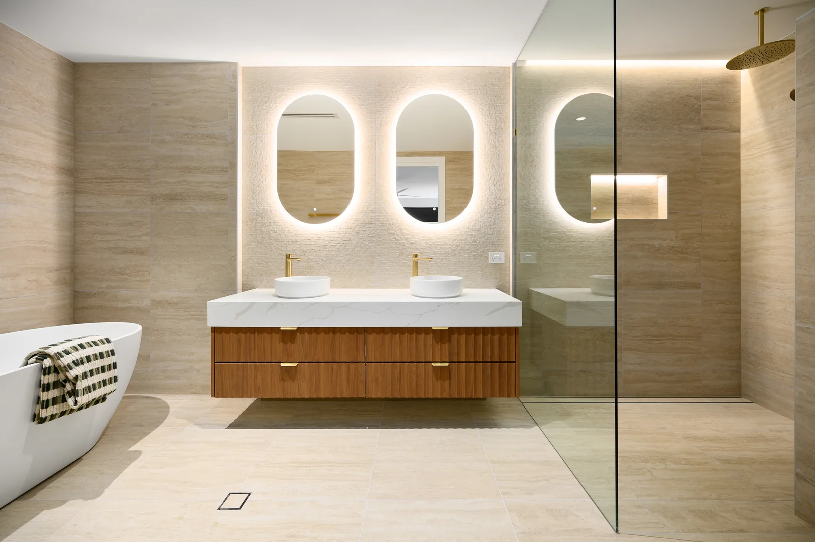 Additional image 24 of 2/149 The Esplanade, Paradise Point QLD 4216