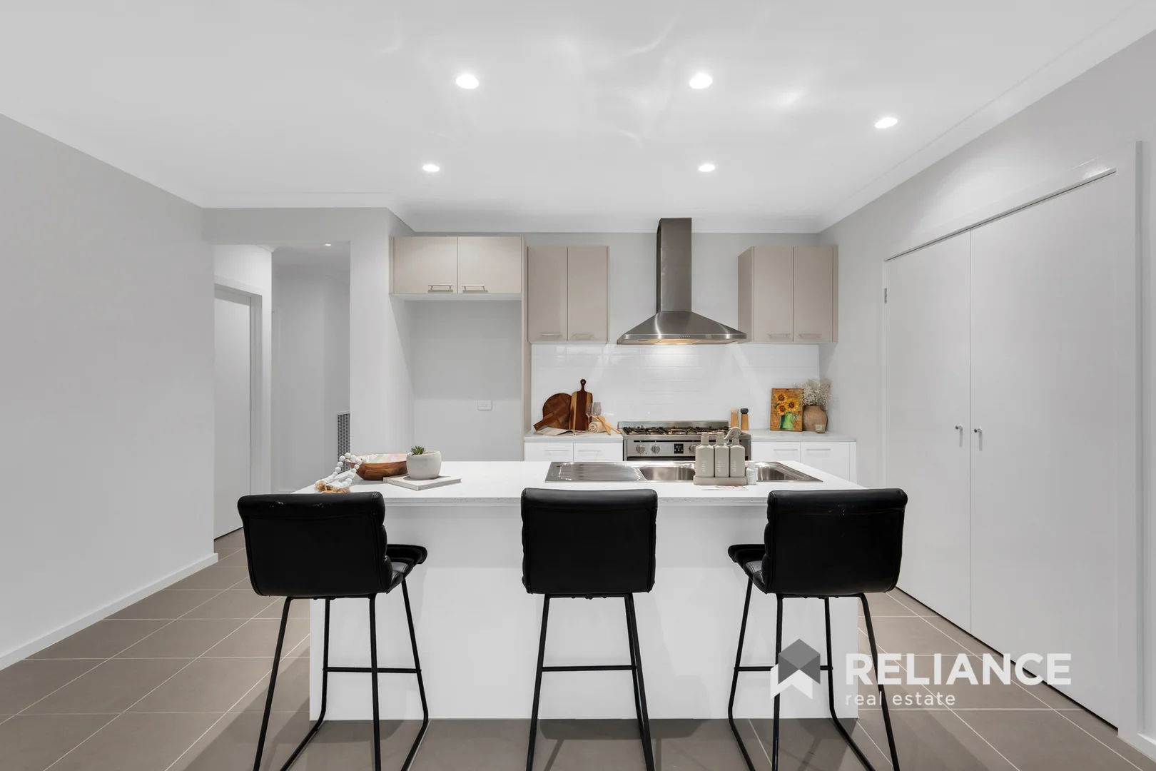 Additional image 8 of 16 Anisata Way, Manor Lakes VIC 3024