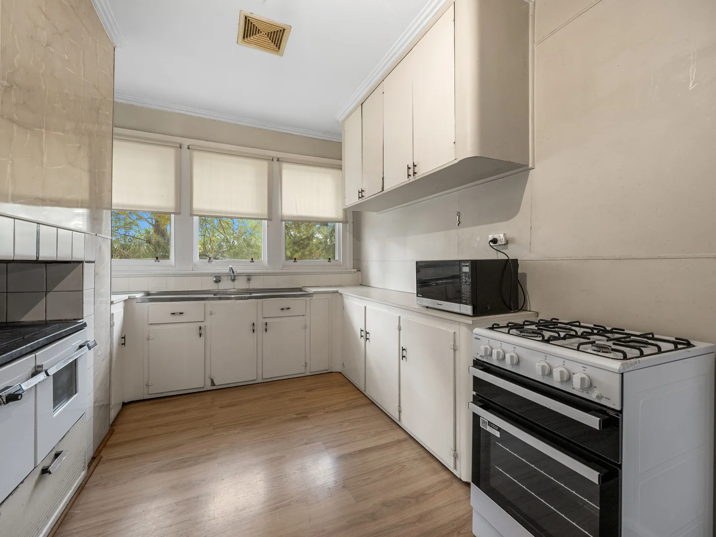 Additional image 5 of 2 Aitken Street, Alexandra VIC 3714