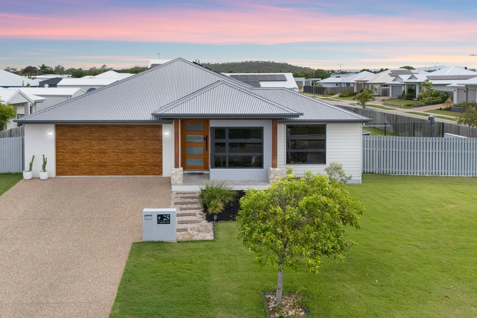 25 Capella Entrance, Burdell QLD 4818