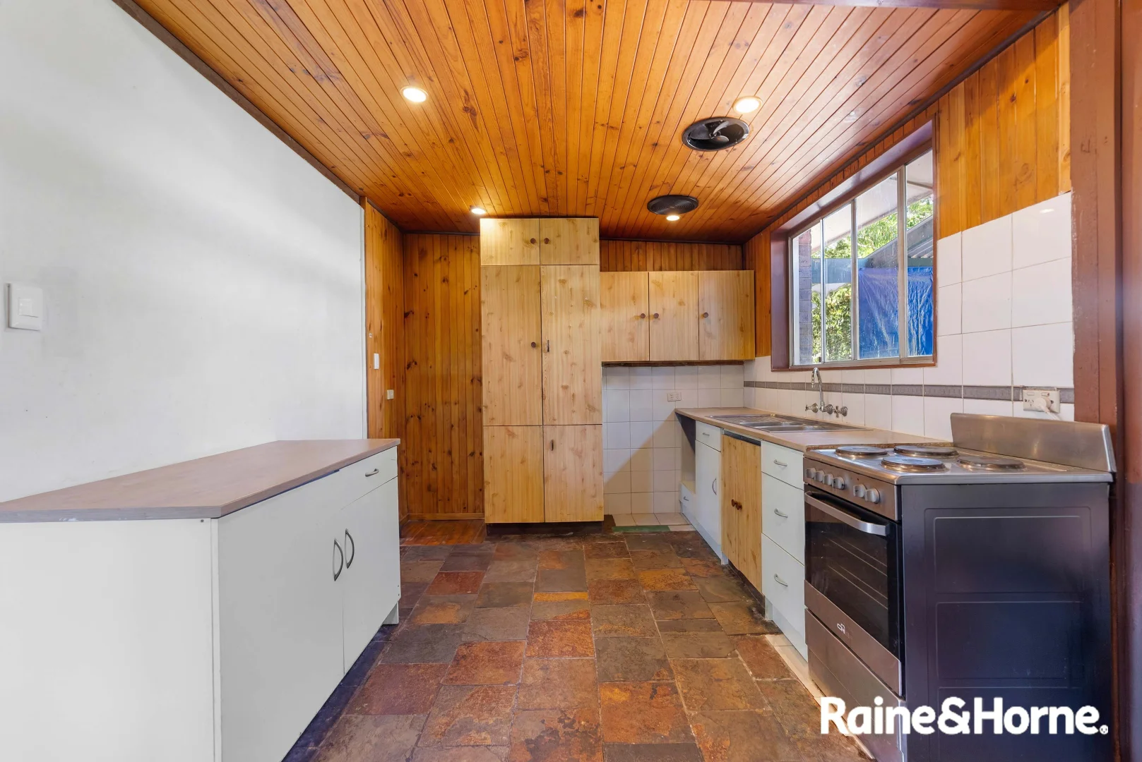 Additional image 3 of 22 Lawn Avenue, Bradbury NSW 2560