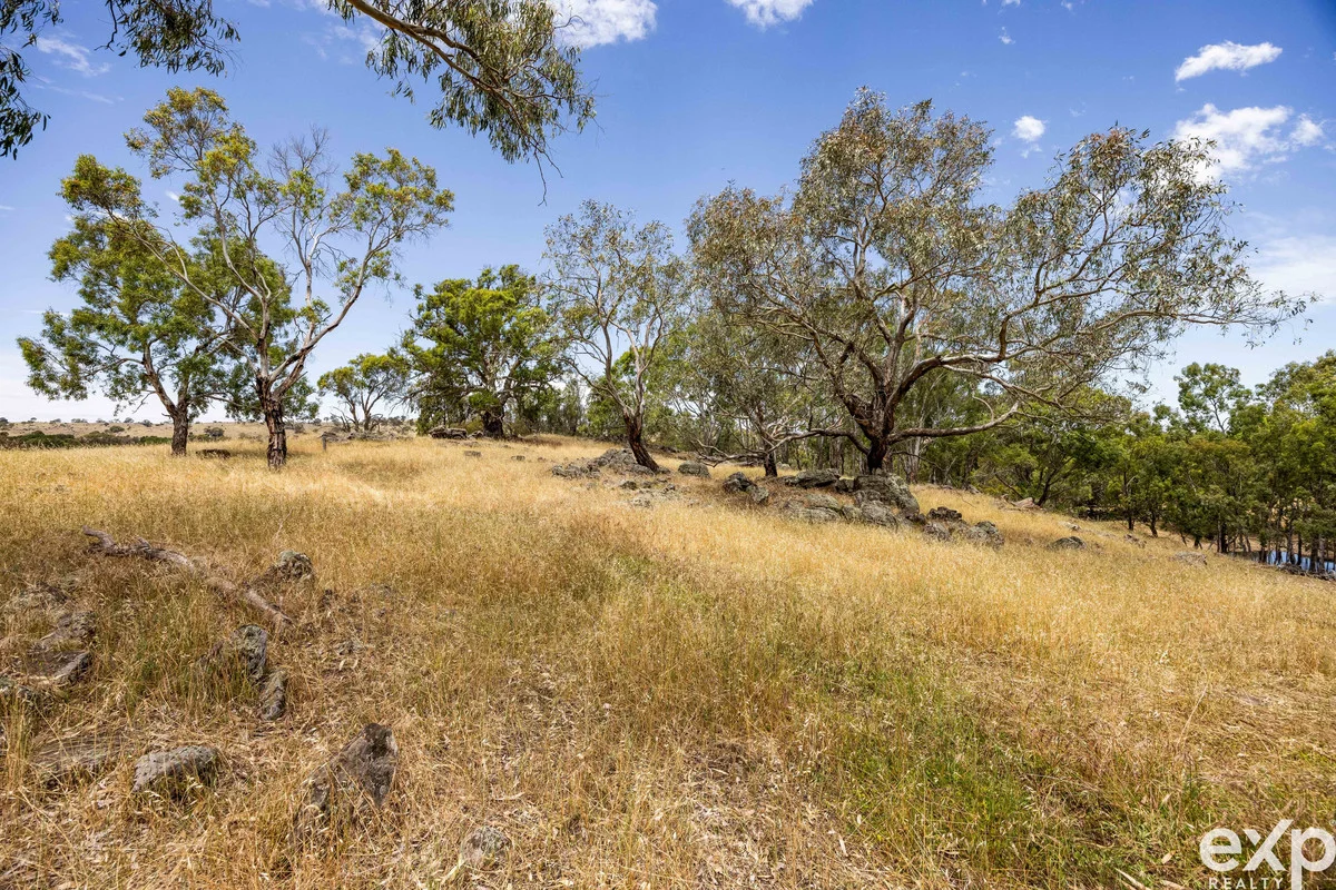 Additional image 11 of 219 Sugar Loaf Hill Road, MoUnt Mckenzie SA 5353