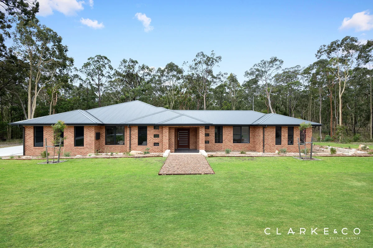8 Honeyeater Place, Thornton NSW 2322