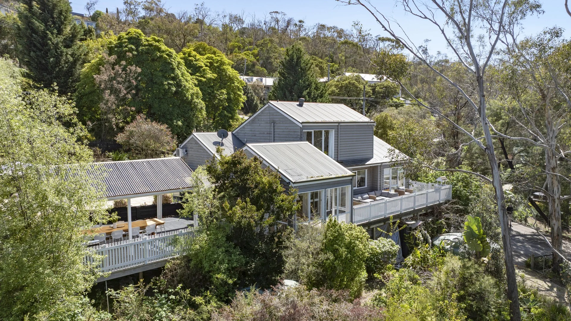 90-92 Eumeralla Grove, Mount Eliza VIC 3930