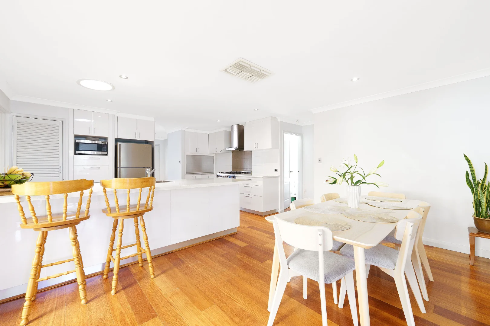 Additional image 8 of 220 Summerlakes Parade, Ballajura WA 6066