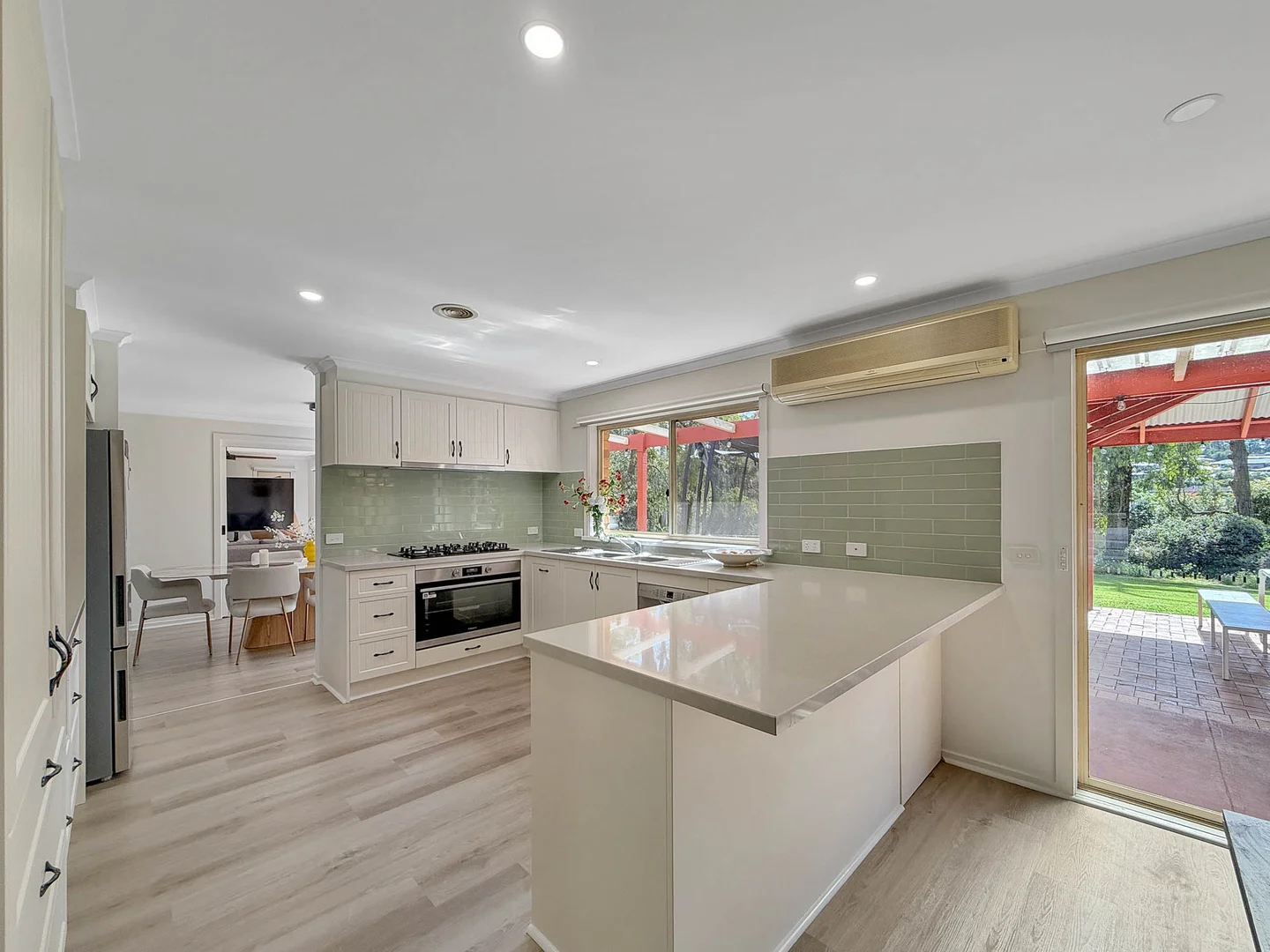 Additional image 2 of 5 Elizabeth Close, Drouin VIC 3818