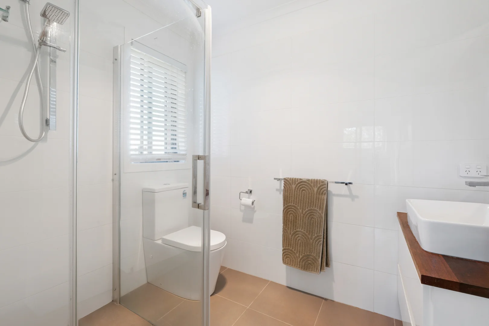 Additional image 22 of 38 Beaconsfield Drive, Burleigh Waters QLD 4220