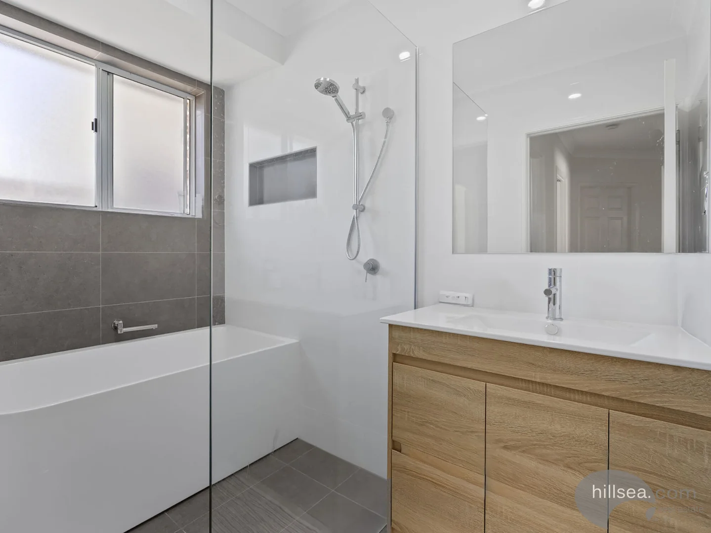 Additional image 7 of 2/487 Pine Ridge Road, Runaway Bay QLD 4216