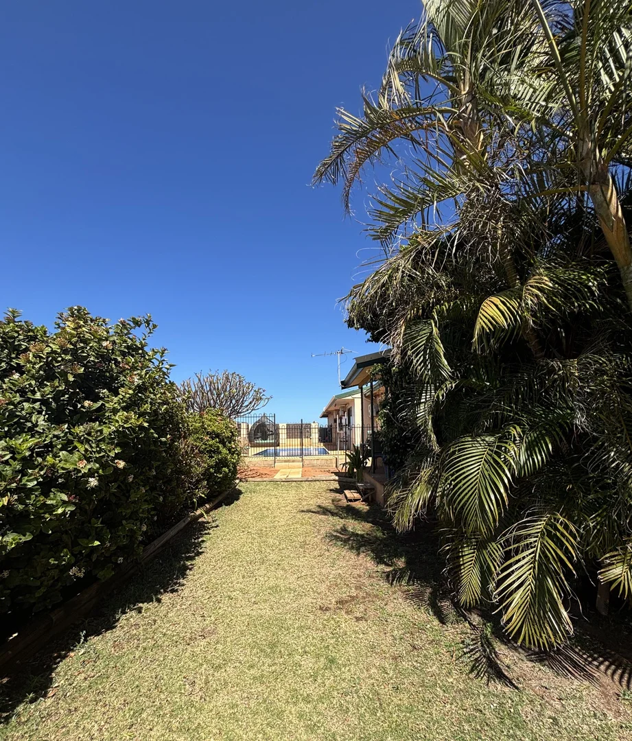 Additional image 39 of 563 & 561 Robinson Street, Carnarvon WA 6701