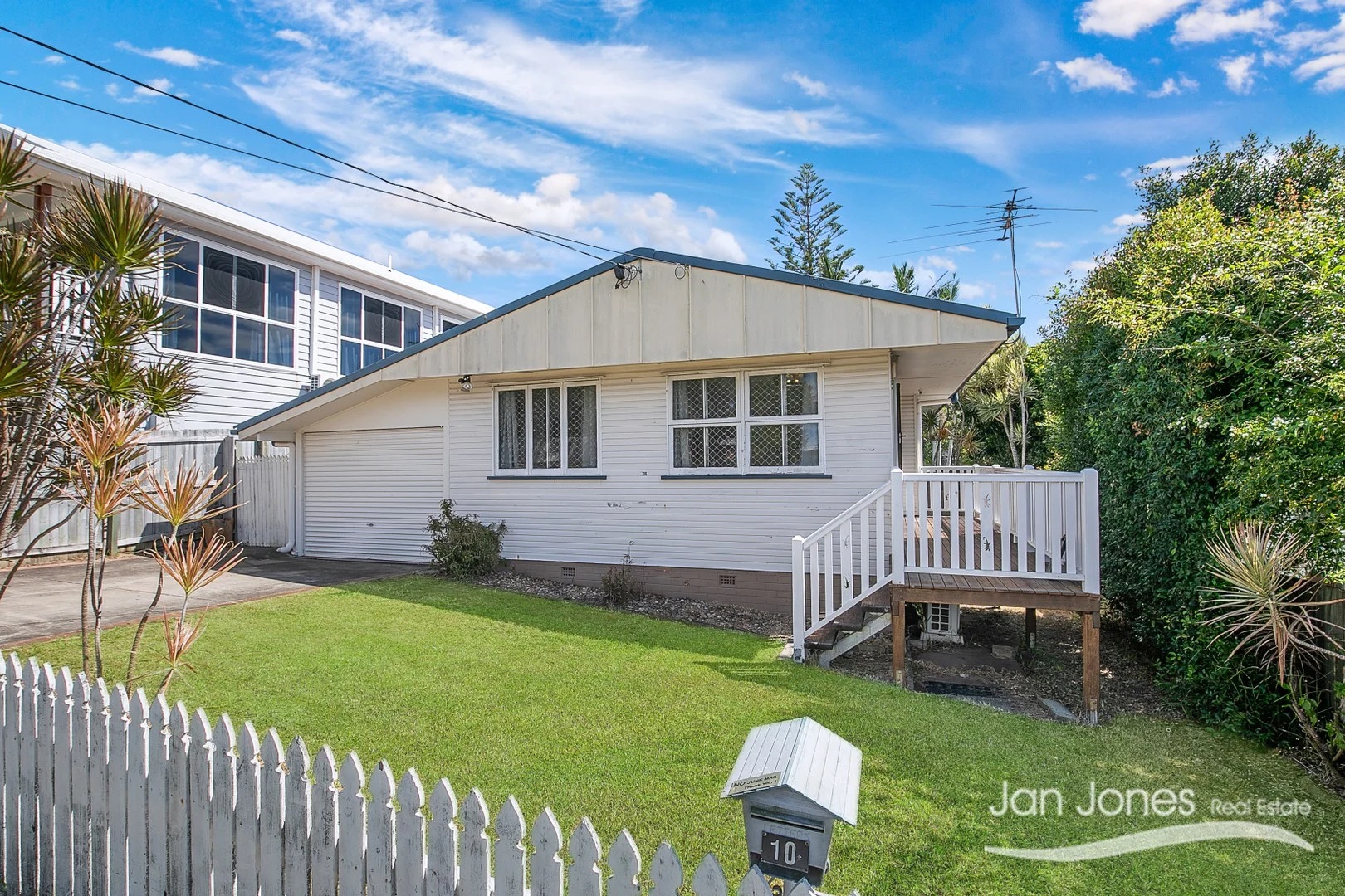 10 Joseph Street, Margate QLD 4019