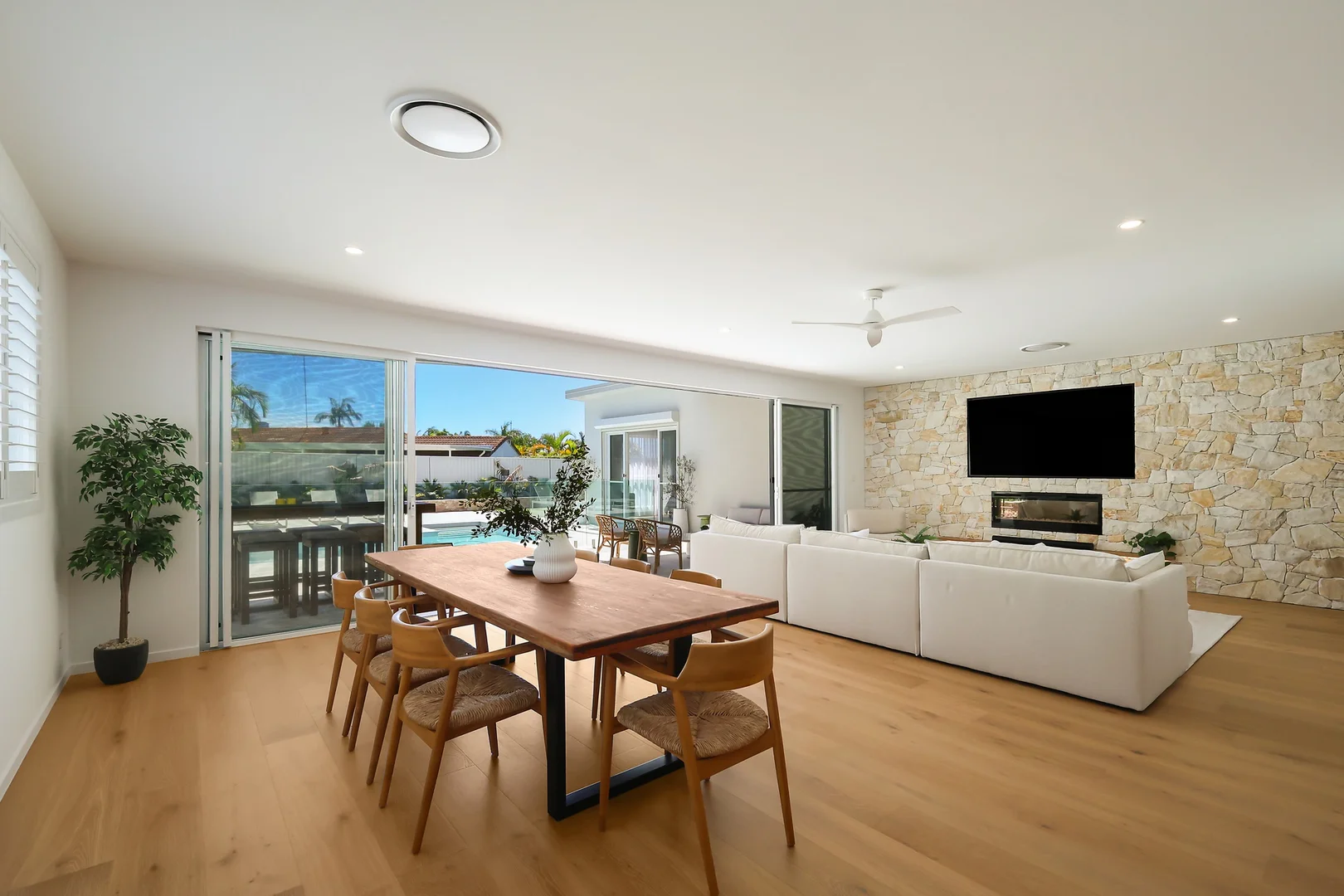 Additional image 7 of 290 Rio Vista Boulevard, Mermaid Waters QLD 4218