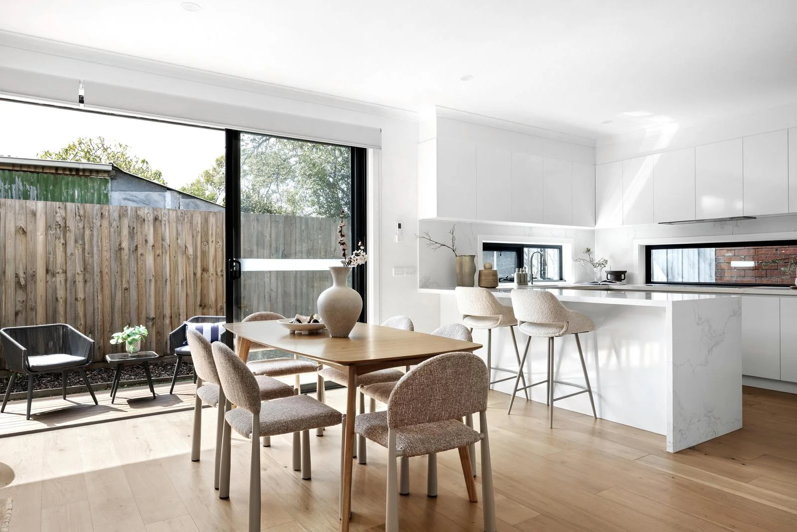 Additional image 3 of 2/30 Oriel Road, Ivanhoe VIC 3079