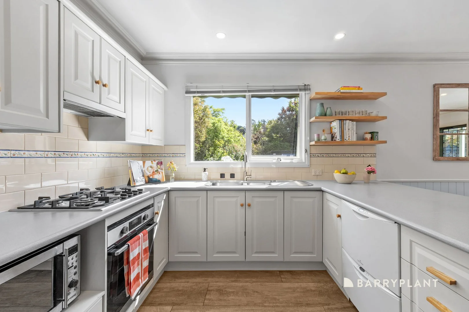 Additional image 13 of 11a Lascelles Avenue, Viewbank VIC 3084