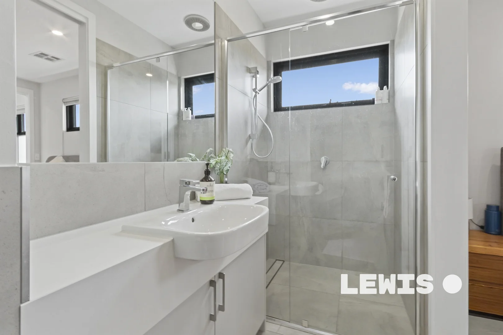 Additional image 11 of 2/72 Cheddar Road, Reservoir VIC 3073