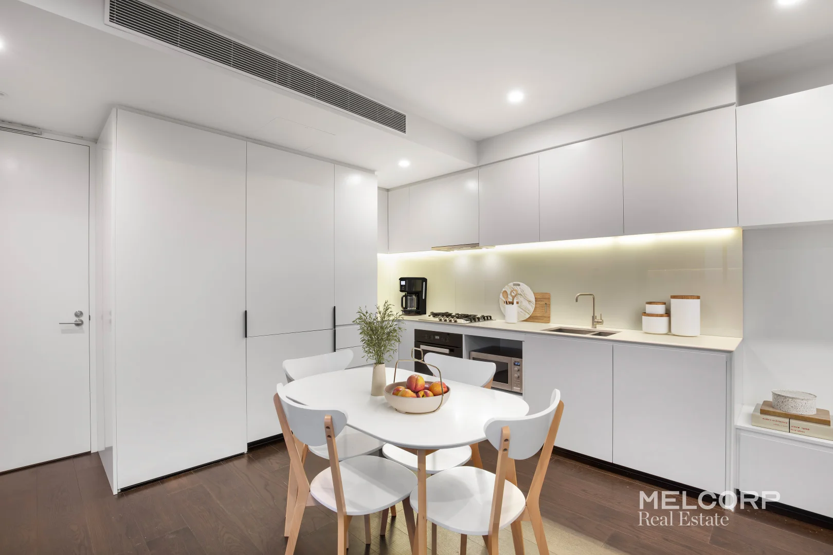 Additional image 5 of 1404/151 Berkeley Street, Melbourne VIC 3000