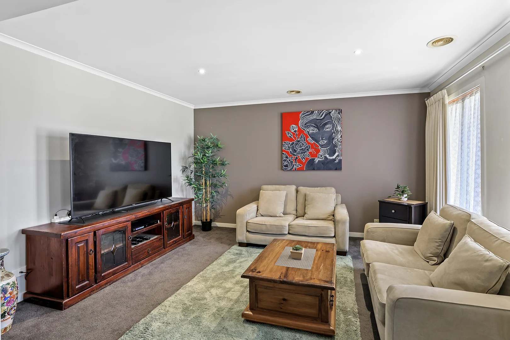 Additional image 2 of 32 Davey Drive, Drouin VIC 3818