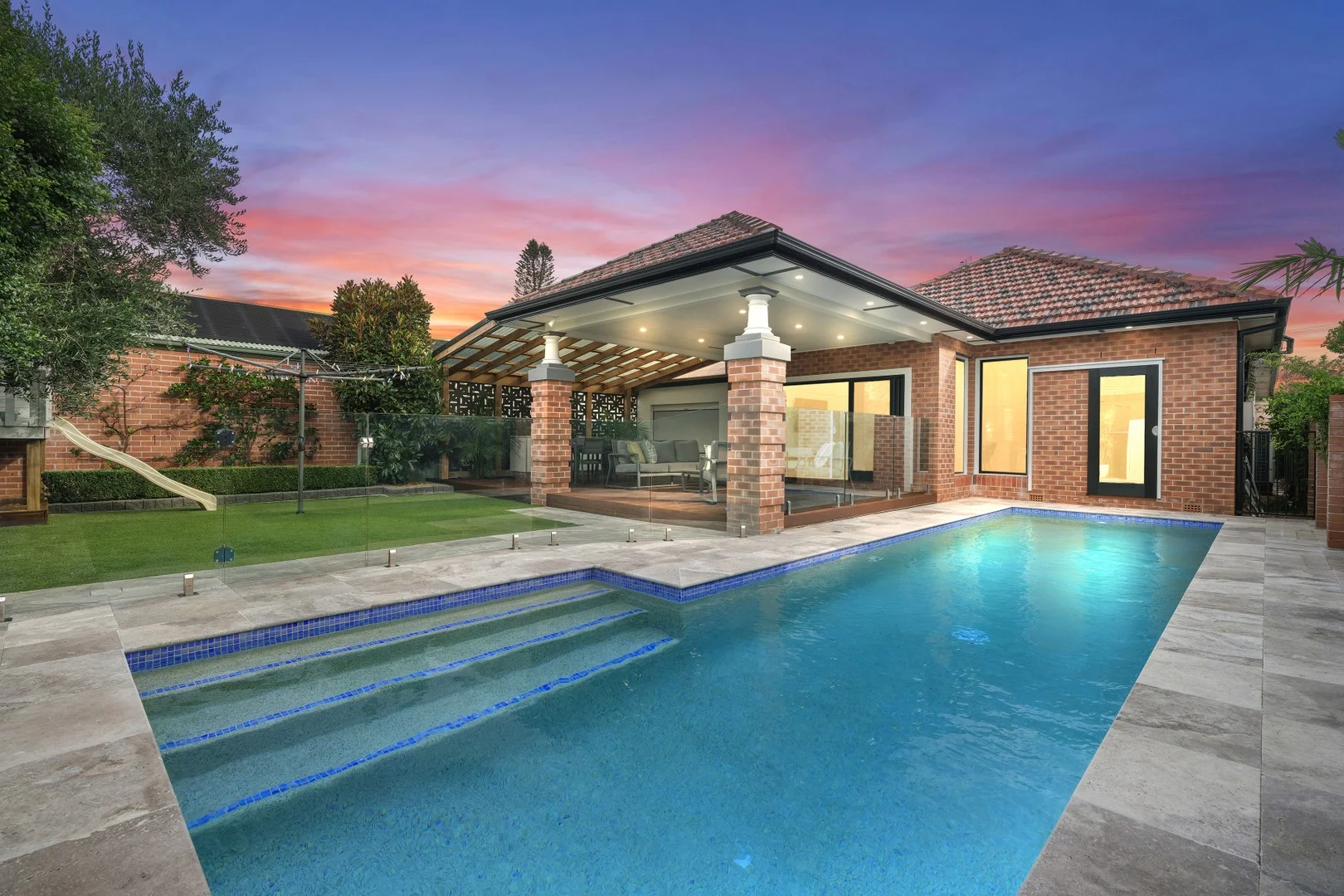 8 Corona Street, Hamilton East NSW 2303