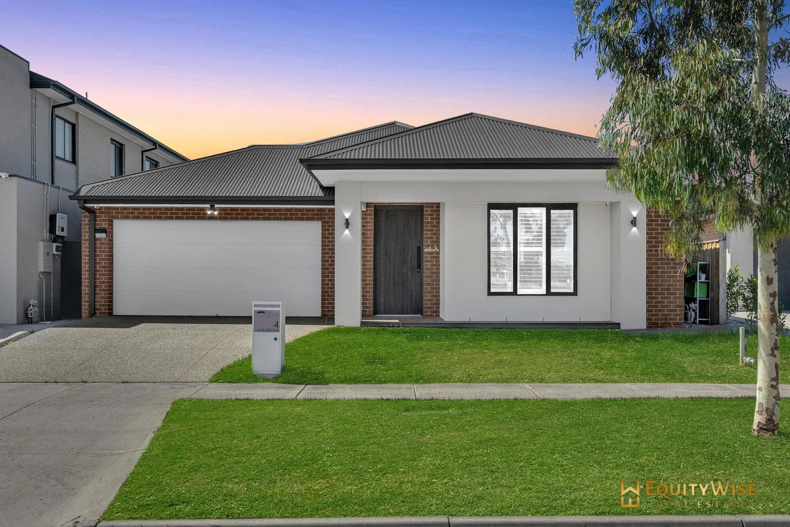 4 Rush Crescent, Manor Lakes VIC 3024