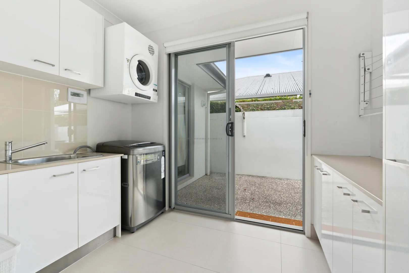 Additional image 31 of 8 Waterside Esplanade, Helensvale QLD 4212