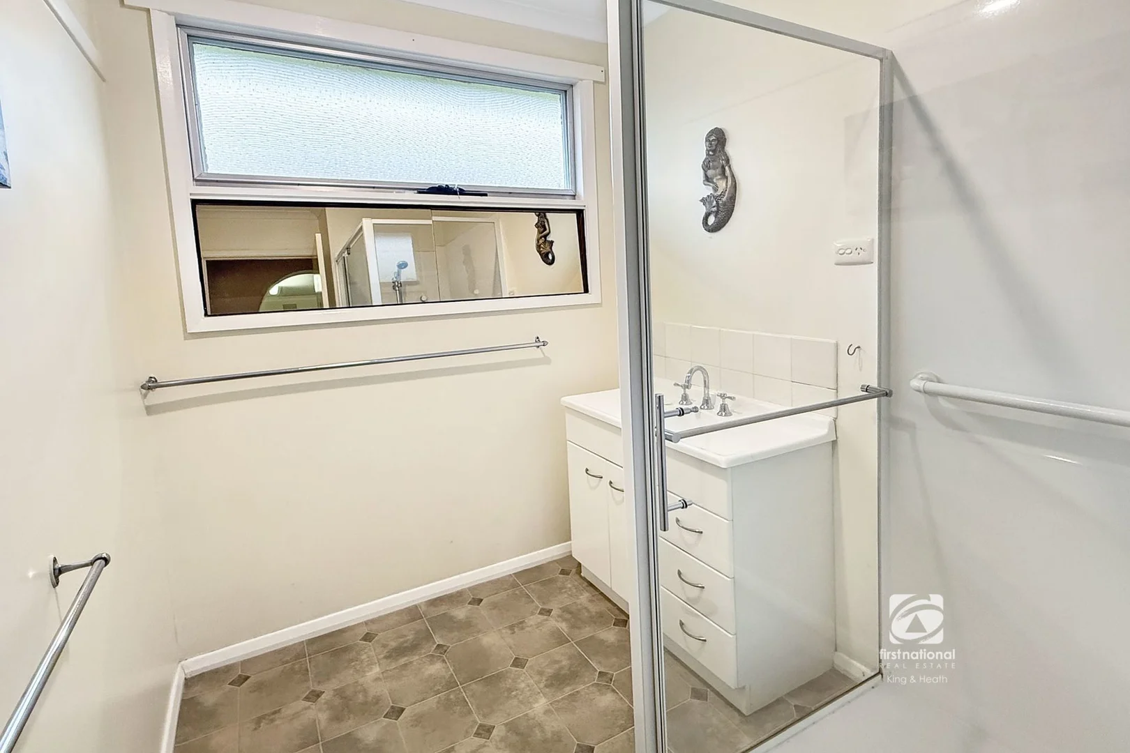 Additional image 9 of 27 Jemmeson Street, Lakes Entrance VIC 3909