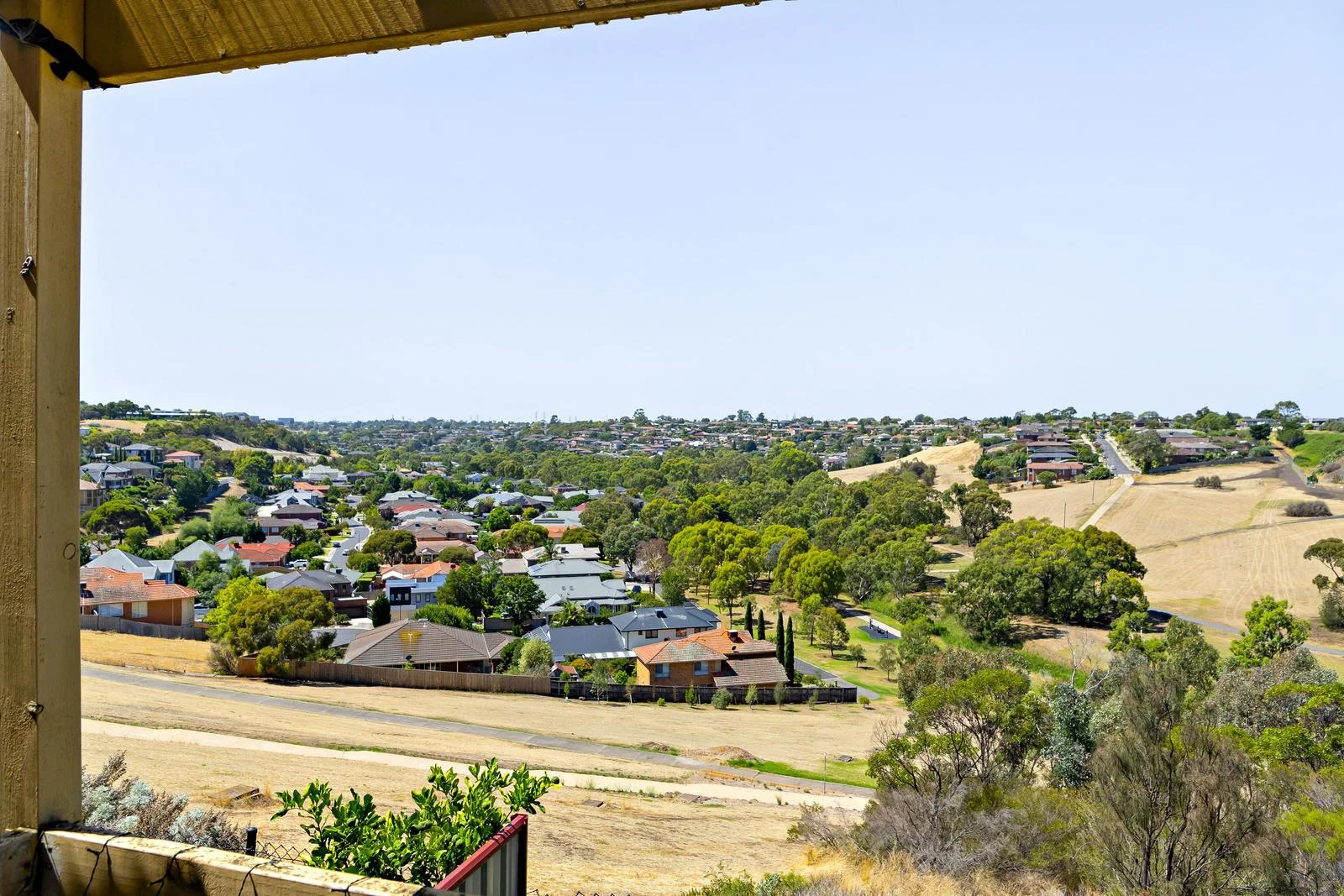 Additional image 13 of 17 Balerno Circle, Gowanbrae VIC 3043