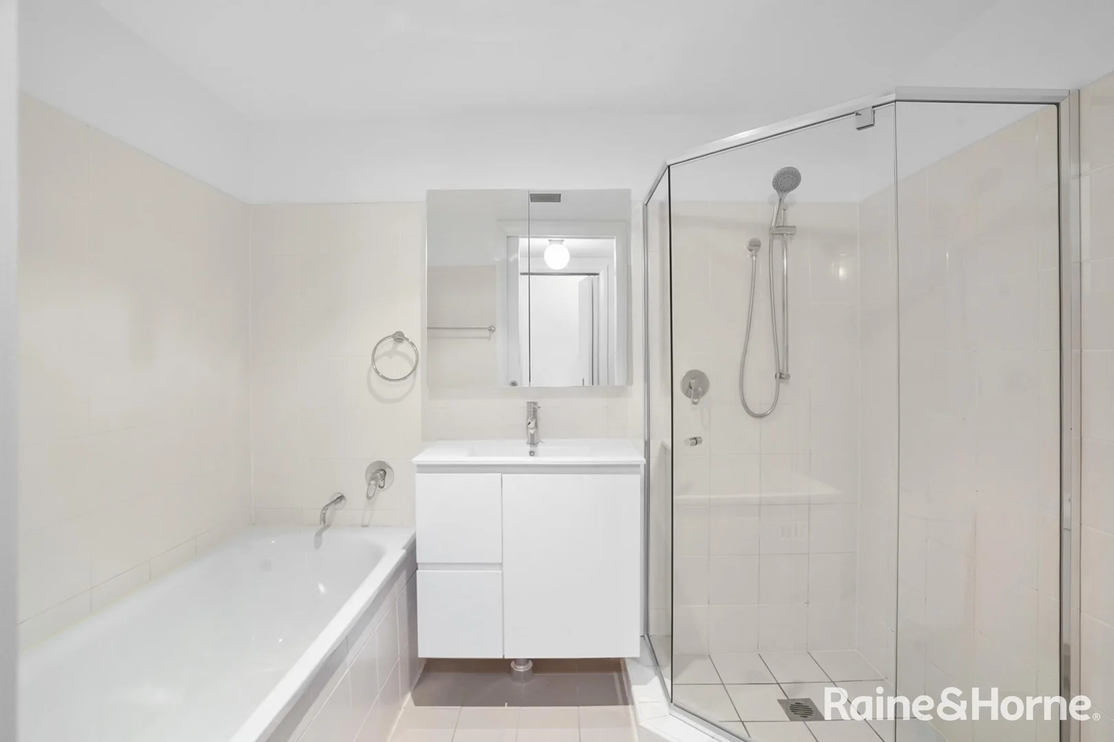 Additional image 8 of 422/80 John Whiteway Drive, Gosford NSW 2250