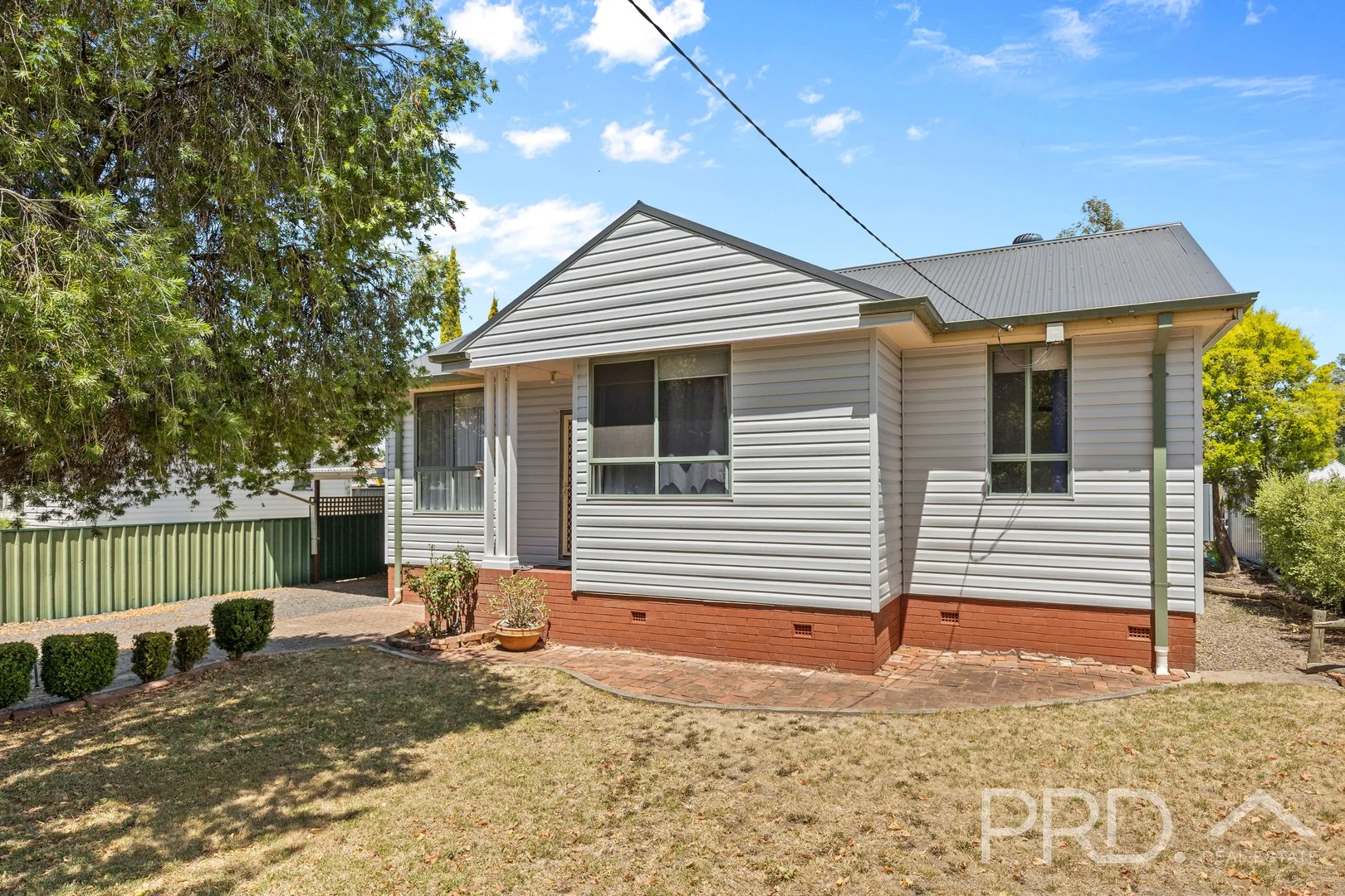 10 Howick Street, Tumut NSW 2720