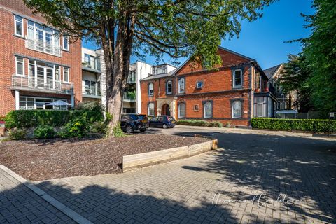 Romilly Crescent, Pontcanna CF11