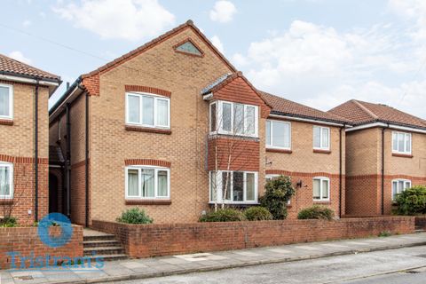 Holyrood Court, Bramcote NG9