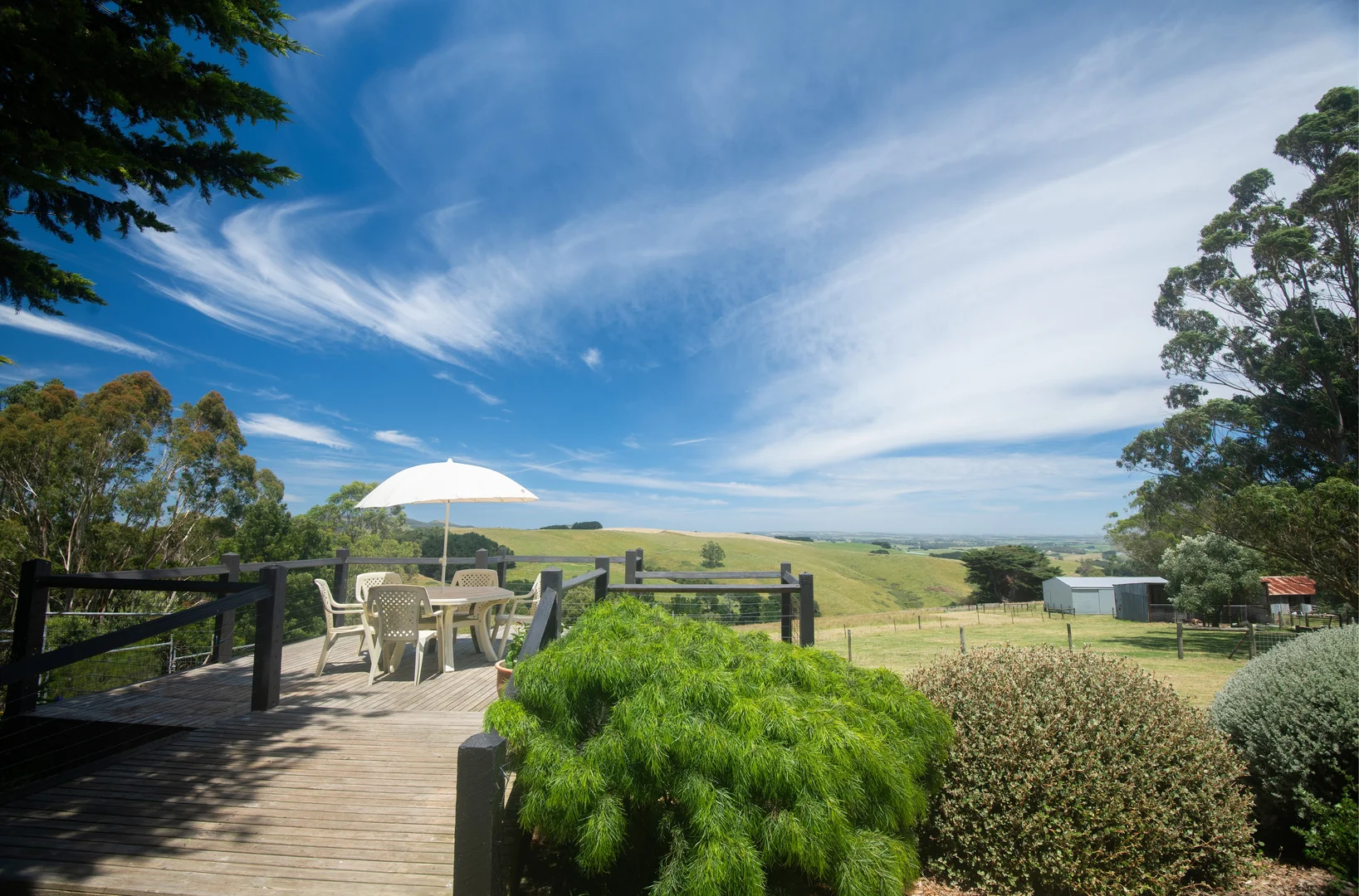 Additional image 4 of Foster VIC 3960