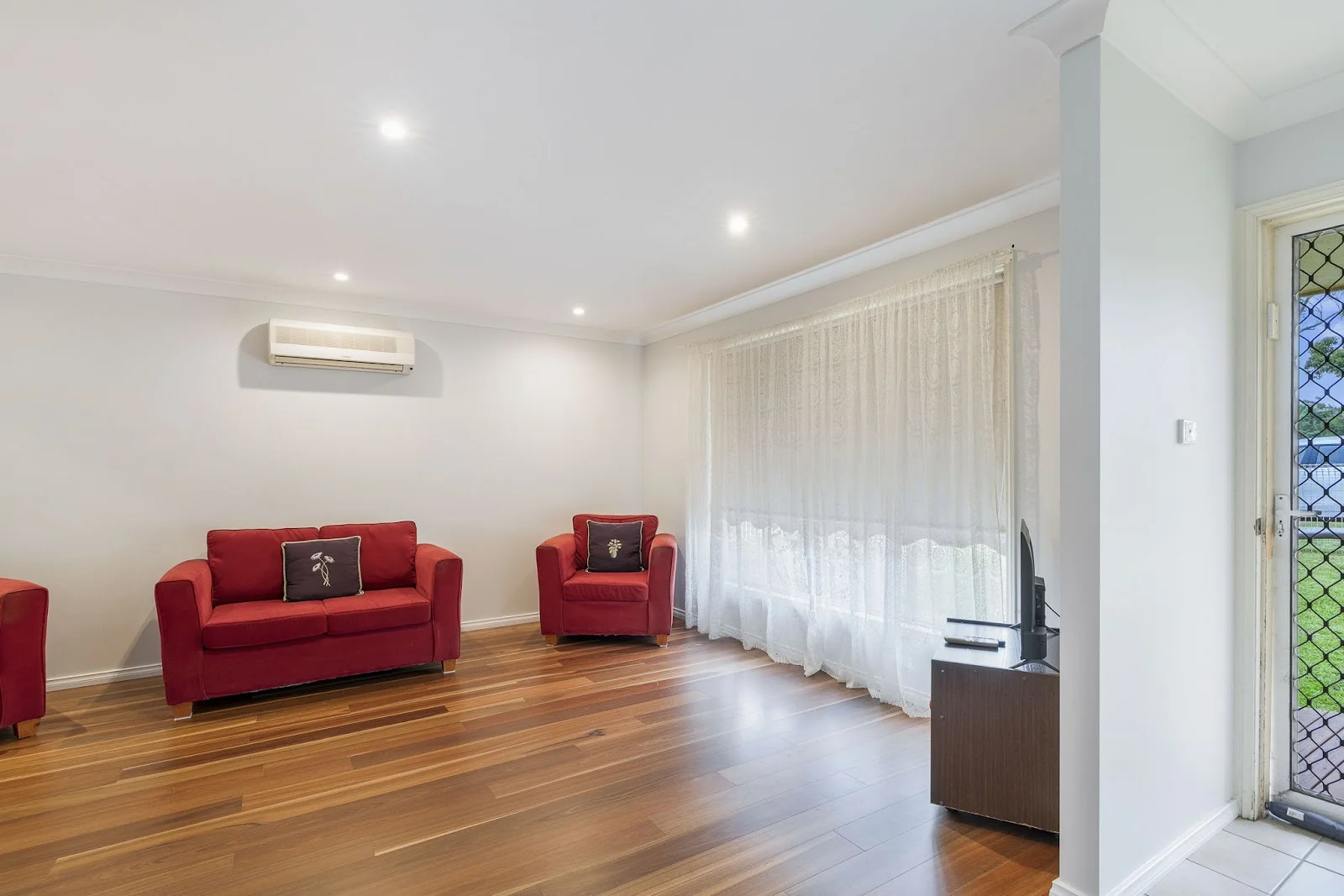 Additional image 3 of 10 Roper Road, Blue Haven NSW 2262