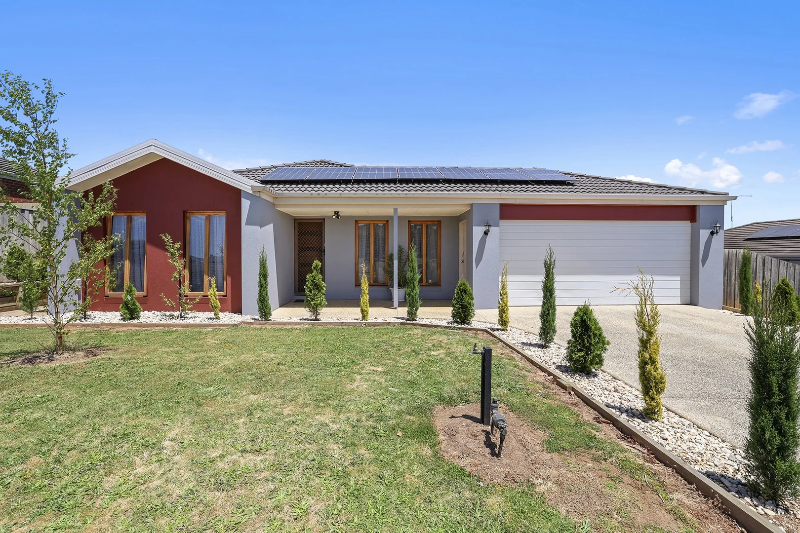 32 Davey Drive, Drouin VIC 3818