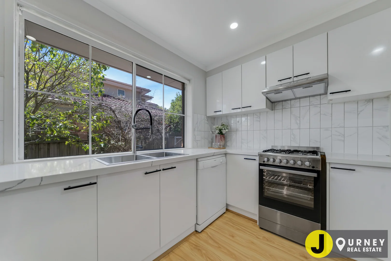 Additional image 5 of 3/36 Panoramic Grove, Glen Waverley VIC 3150