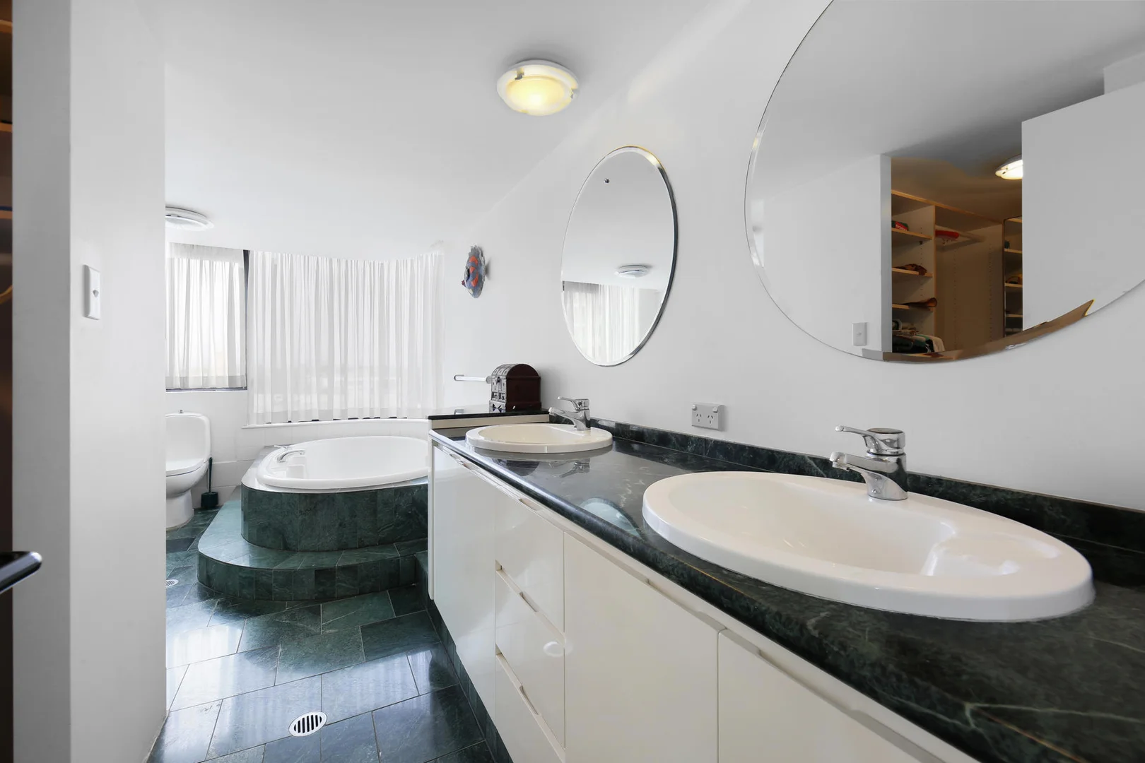 Additional image 16 of 5/19 Peak Avenue, Main Beach QLD 4217