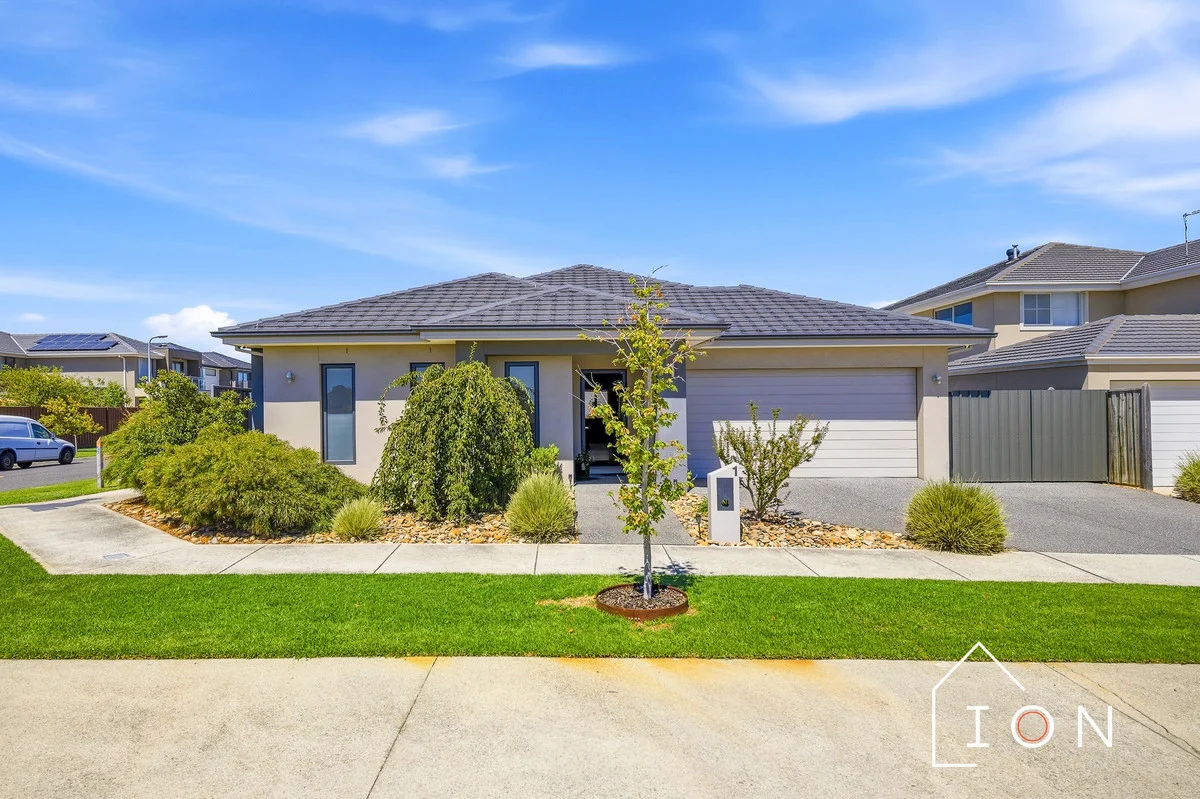 1 Barlow Lane, Cranbourne South VIC 3977