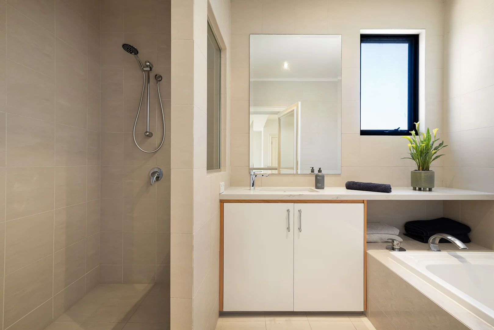 Additional image 11 of 91 Amalfi Drive, Isle Of Capri QLD 4217