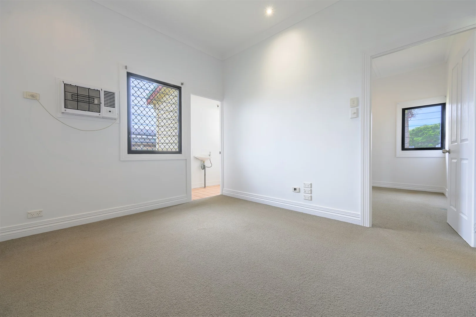 Additional image 8 of 16 Roberts Street, South Gladstone QLD 4680