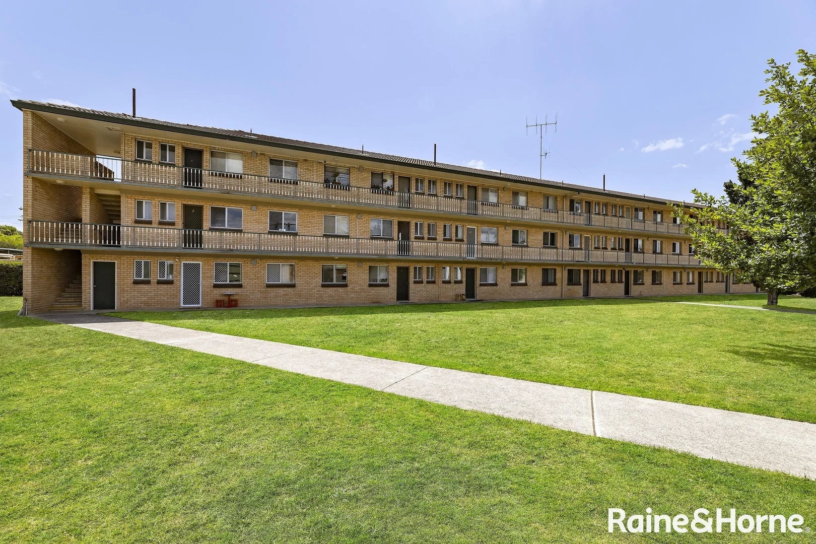 9/7 Brook Street, Queanbeyan NSW 2620