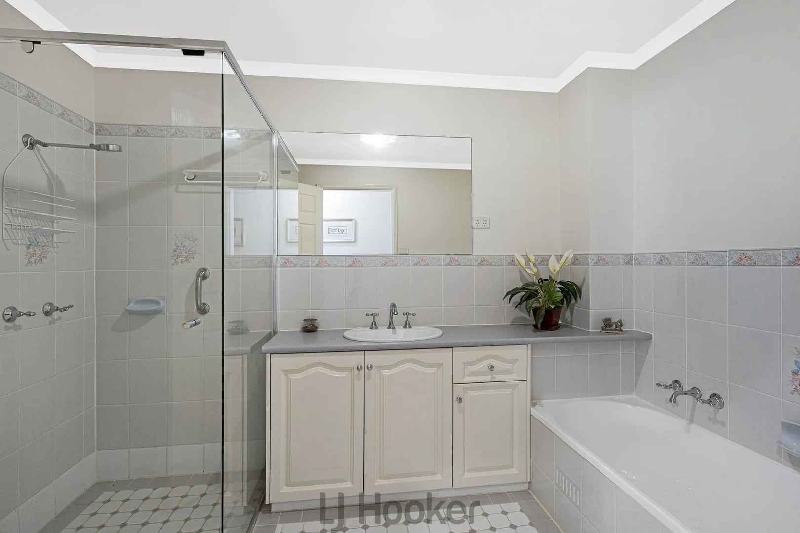 Additional image 7 of 2/44 Allambee Place, Valentine NSW 2280
