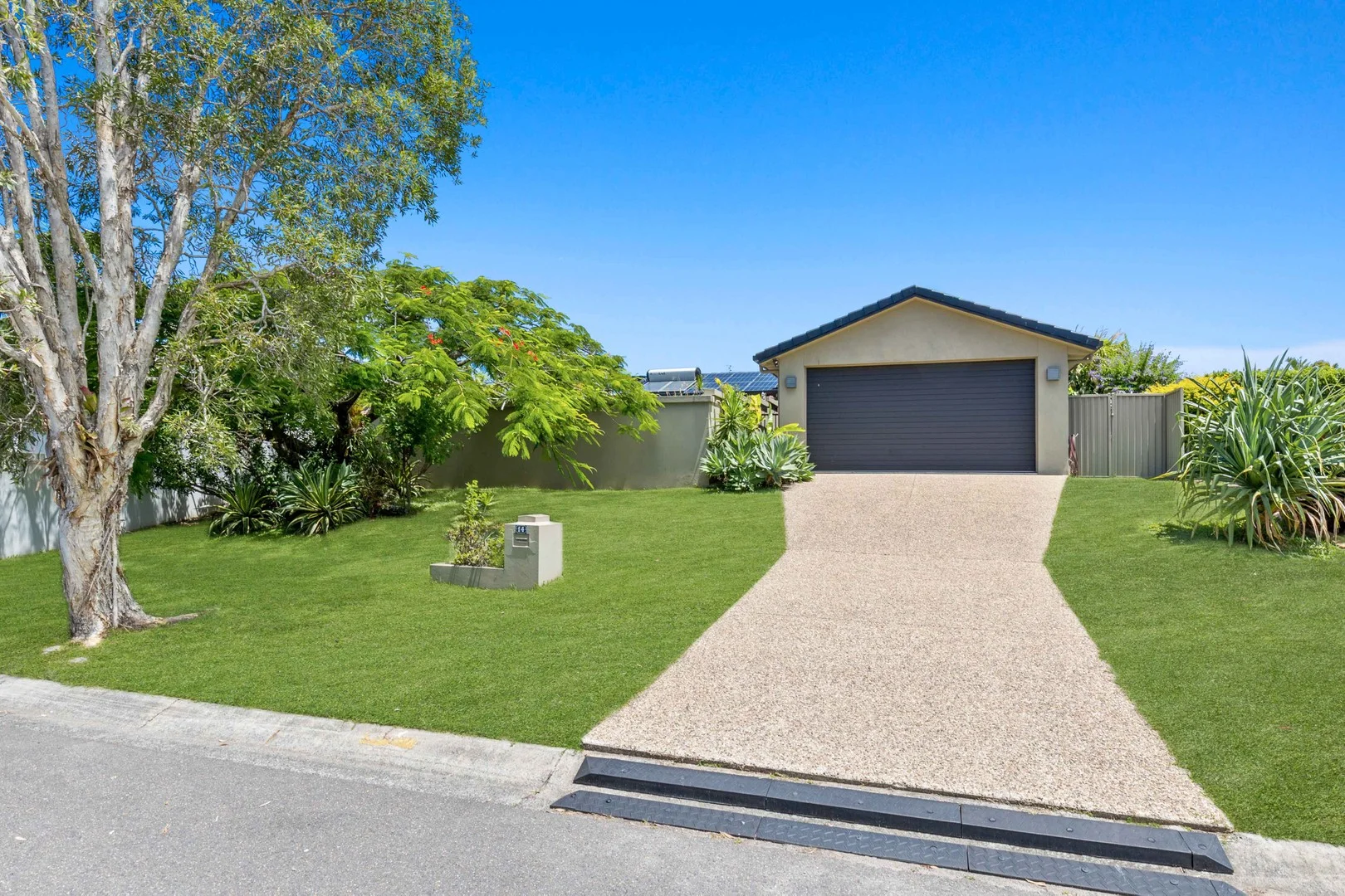 14 Honeywood Court, Burleigh Waters QLD 4220