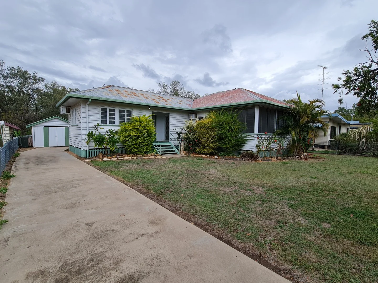 8 The Boulevard, Theodore QLD 4719