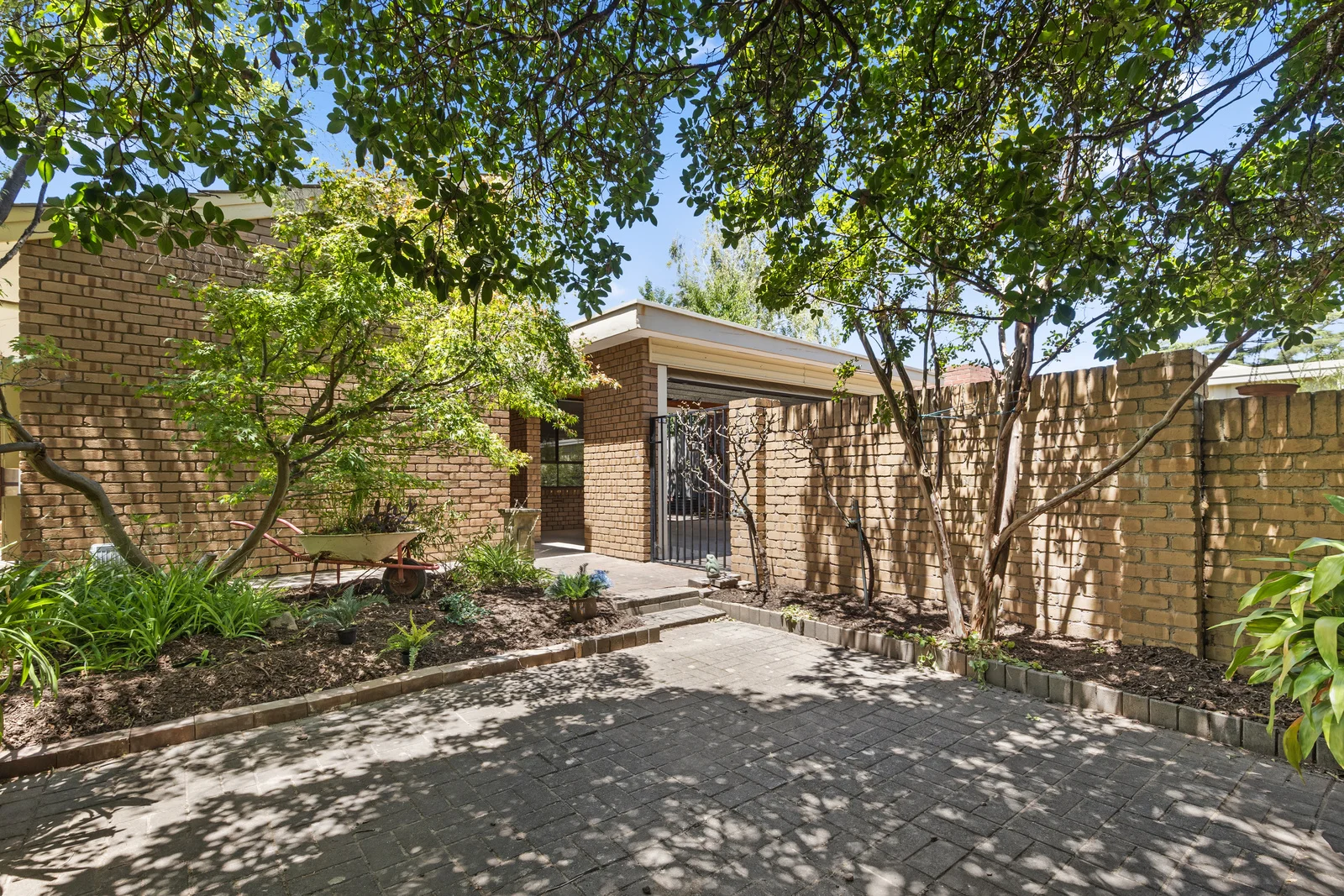 2A Lockwood Road, Erindale SA 5066