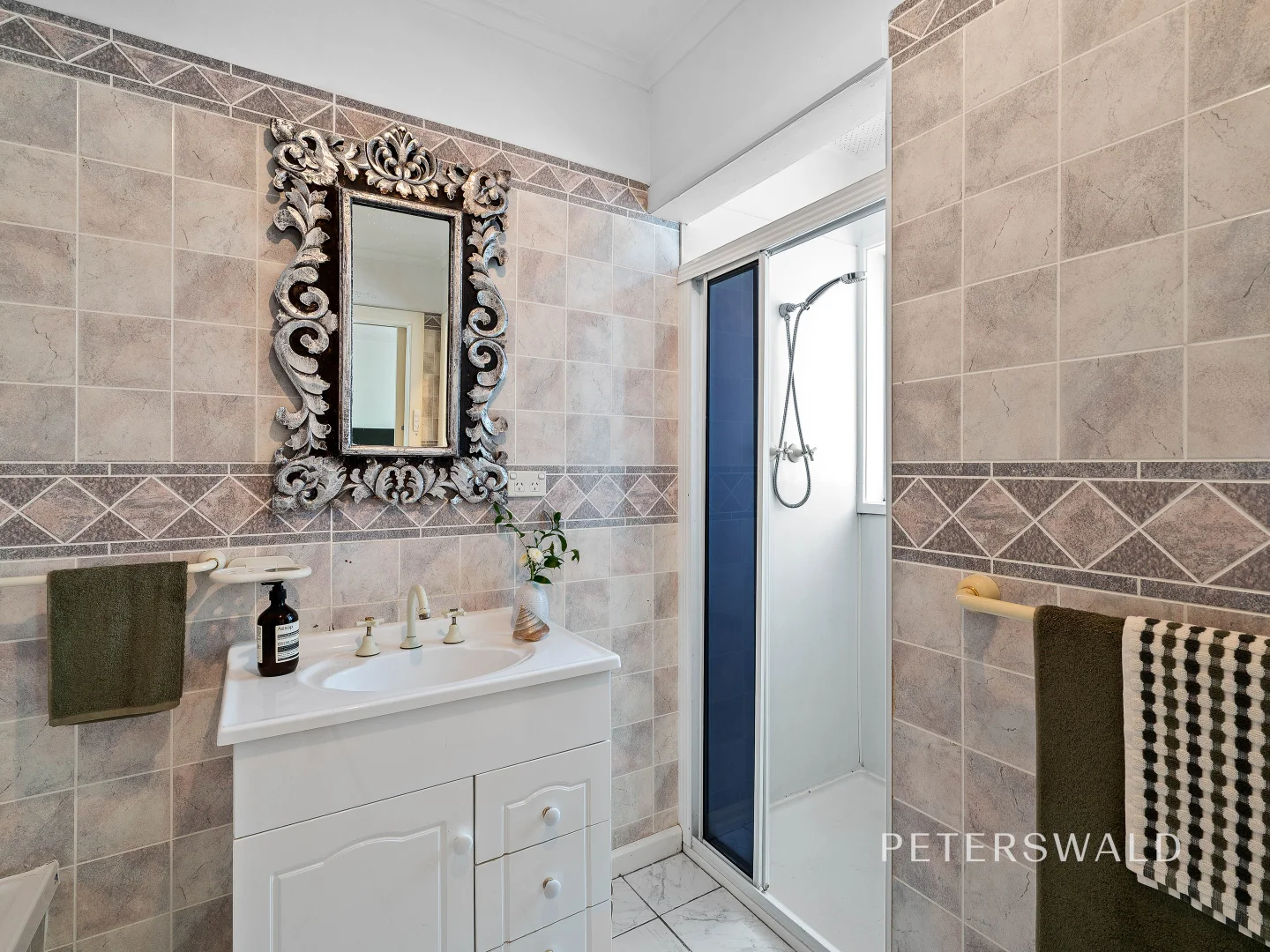 Additional image 25 of 2/178 Derwent Avenue, Lindisfarne TAS 7015