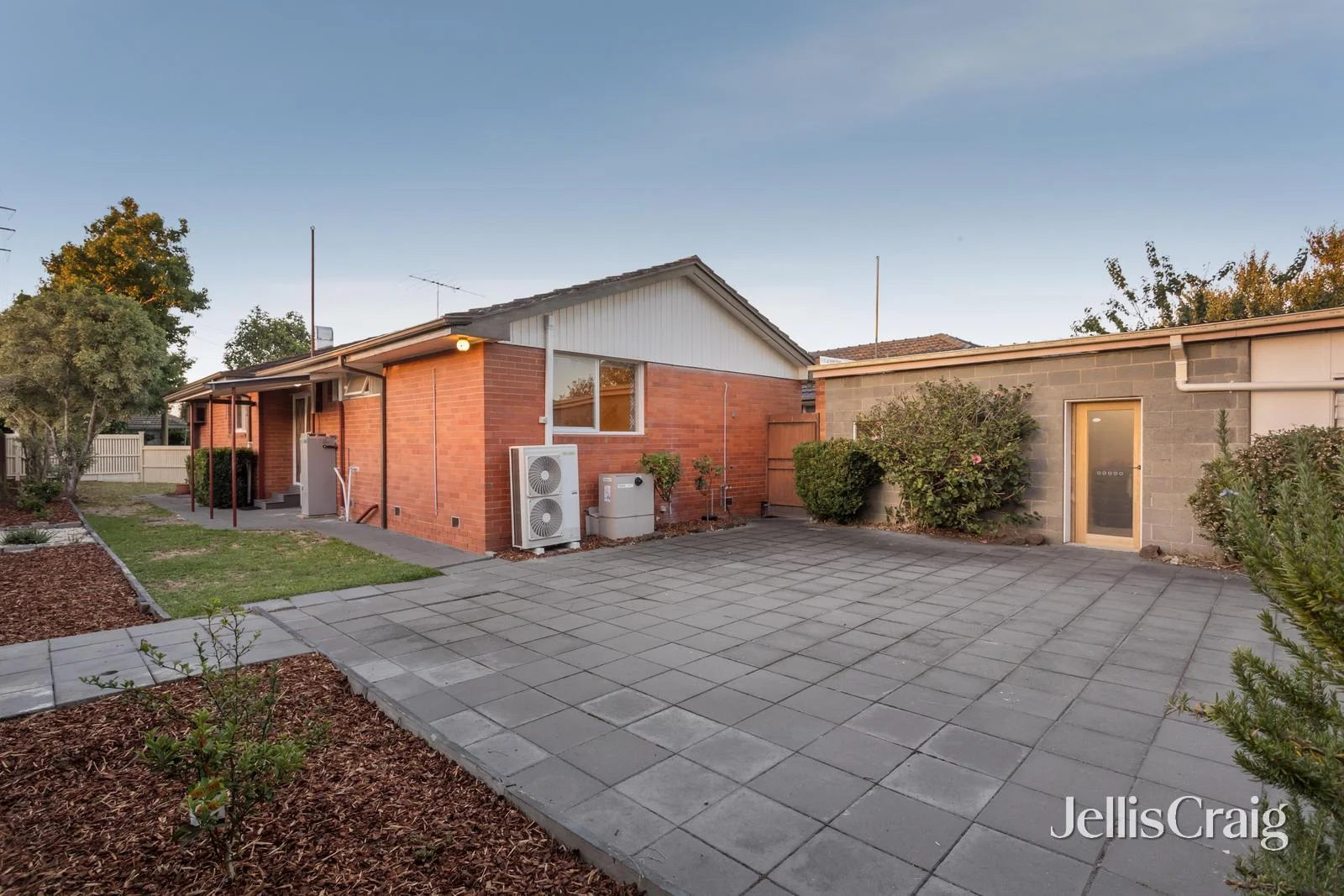 Additional image 12 of 2 Wyuna Court, Bentleigh VIC 3204